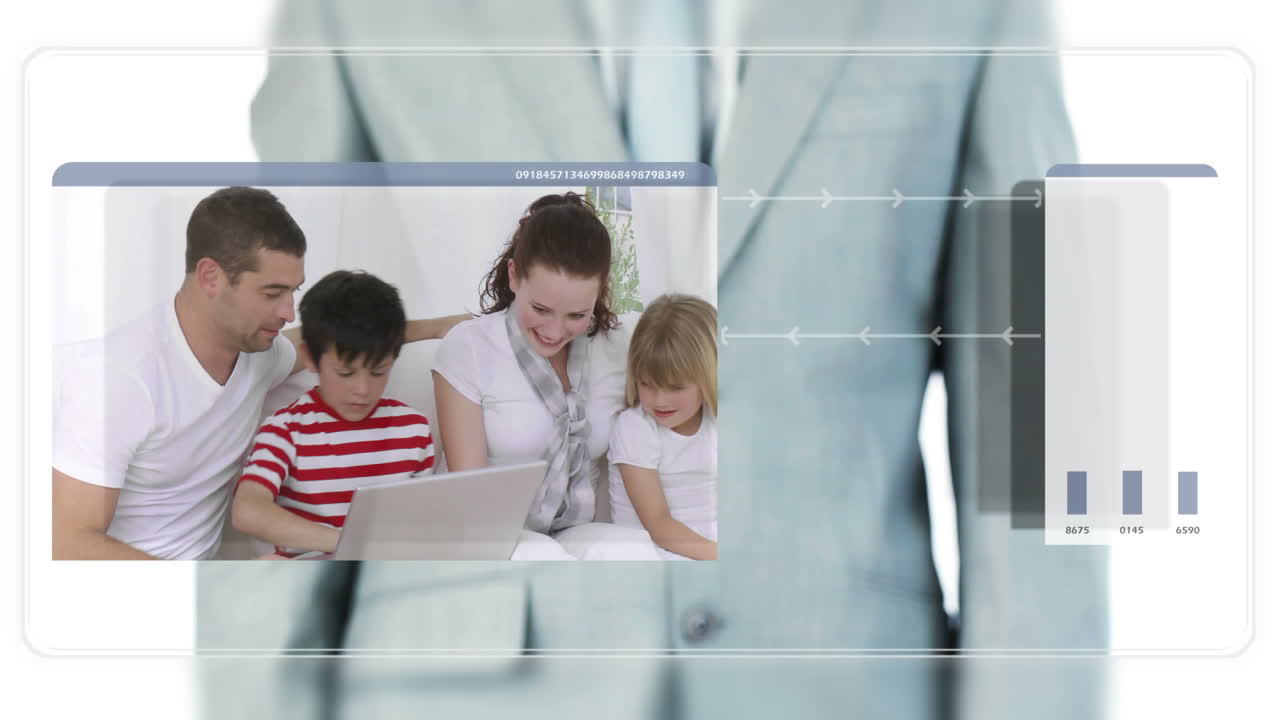 hombre de negocios activando videos sobre familias