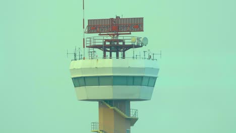 4k 공항 감시 레이더 회전 긴장  ⁇  진정한 운송 항공사 게이트 비행 터미널 운송 세계 여행 태국 방 ⁇  공항
