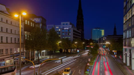 Hamburg-Skyline-&-Light-Trails-Evening