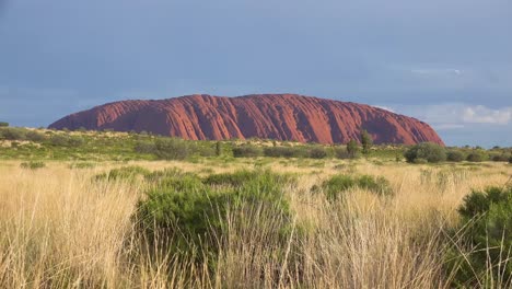 toma de establecimiento de uluru ayers rock en el interior de australia