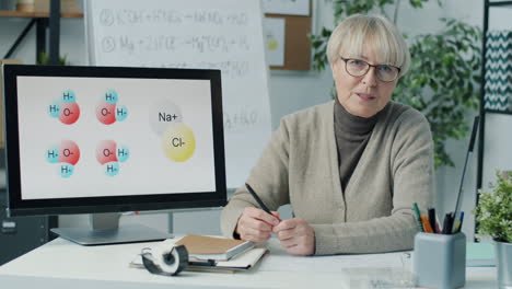 chemistry teacher explains molecules online
