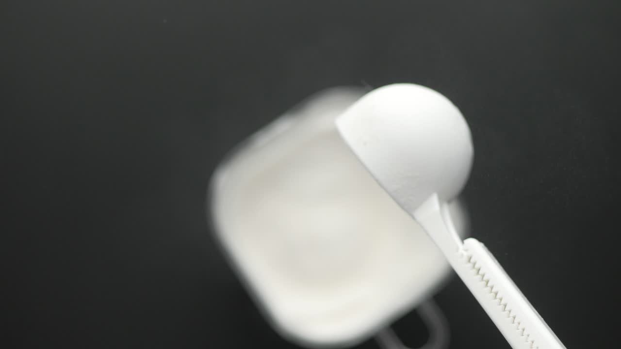 단백질 파우더의 스쿠프의 근접