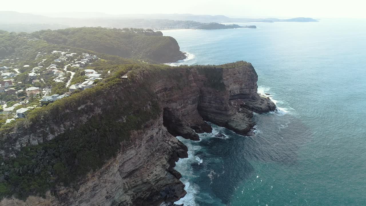 toma aérea de seguimiento de la costa este de australia