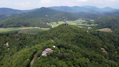 Eine-Luftaufnahme-Der-Bewaldeten-Appalachen-Im-Osten-Der-Vereinigten-Staaten