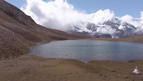 Lago-De-Hielo,-Como-Parte-Del-Desvío-Del-Circuito-De-Annapurna,-Himalaya,-Nepal