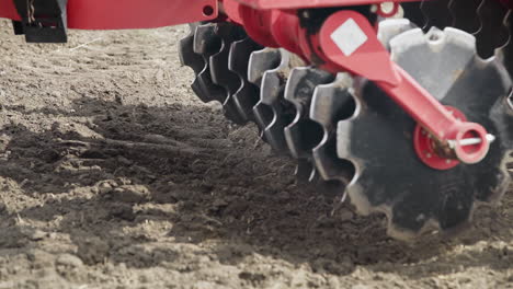 Pflugmesser-Sämaschine.-Landmaschinen.-Landwirtschaftliche-Geräte