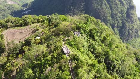 las hermosas montañas de la isla de santa lucía en las islas del caribe