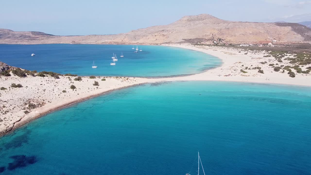 vista aérea playa paraíso isla elafonisos, laconia, peloponeso, grecia