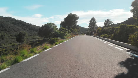 Una-Carretera-De-Montaña-En-España