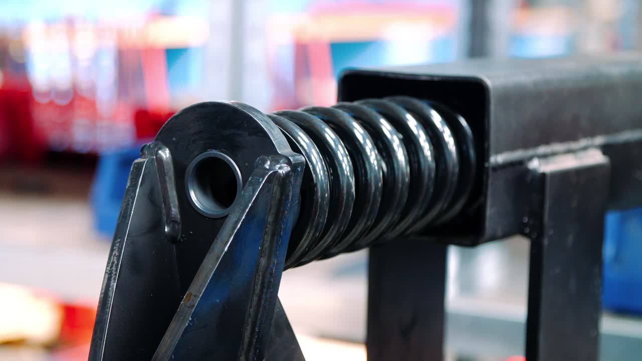 procesamiento mecánico del resorte para el amortiguador en la máquina