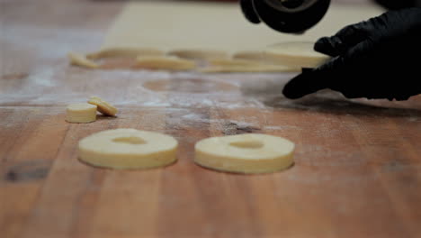 Handgemachte-Donuts-In-Einer-Traditionellen-Familienbäckerei