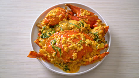 cangrejo salteado con curry en polvo - estilo mariscos