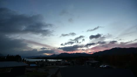 Timelaspe-Del-Amanecer-En-El-Lago-Tekapo,-Nueva-Zelanda