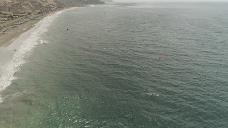 Kitesurfing-in-Santa-Marianita-Beach-Manabí-Ecuador