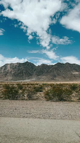 paisaje de montaña desértico