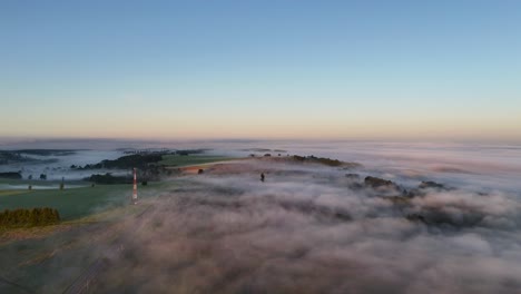 Early-morning-sunrise-on-the-horizon-of-a-chilean-rural-landscape