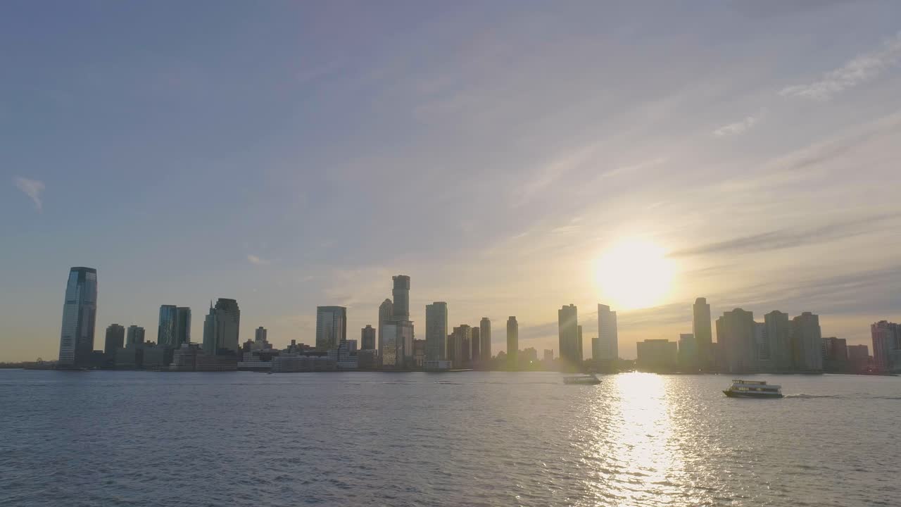 el horizonte de jersey city puesta de sol hora de oro