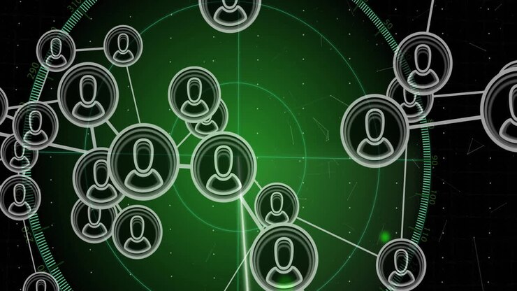 Animazione di una rete di connessioni con icone di persone su sfondo verde