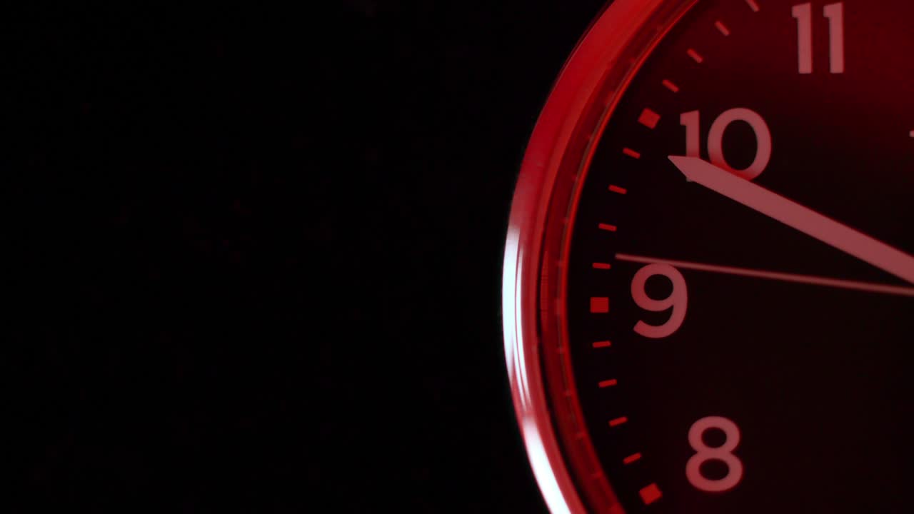 Watch with a second hand. Macro shooting.