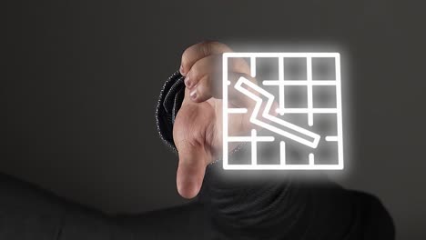 la persona muestra el holograma del gráfico de elevación con el dedo, vista de cerca