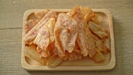 Knusprige-Taro-Chips---Frittierte-Oder-Gebackene-Geschnittene-Taro