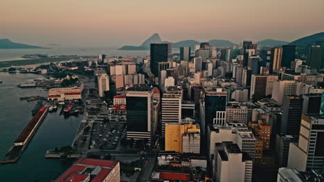 río de janeiro, brasil américa del sur, drone aéreo en el centro de la ciudad de marina