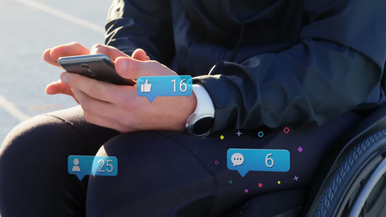 animación de iconos con números sobre un hombre caucásico discapacitado sentado en silla de ruedas usando un teléfono inteligente