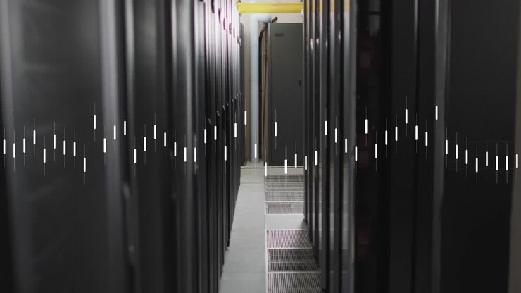 Animazione di grafici a linee su rack di server dati in sala server.