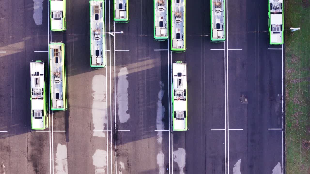 Area parkir trolleybus, tampilan atas udara