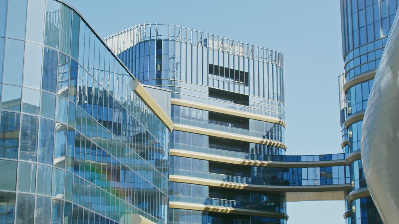도시 의 현대적 인 유리 건물
