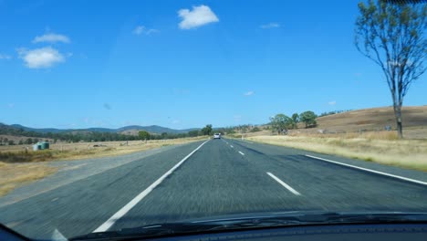 Punto-De-Vista-Del-Automóvil-Conduciendo-En-Carreteras-Asfaltadas-En-Australia,-Viaje-Por-Carretera-En-Queensland