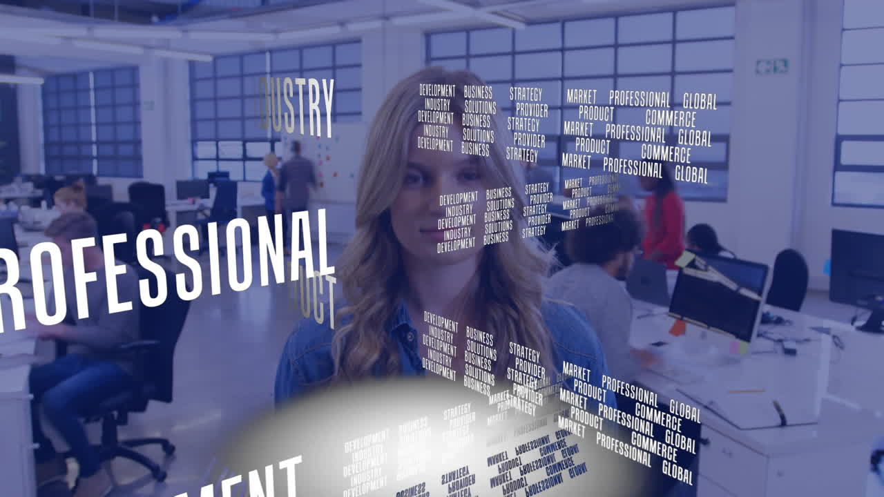 mujer de pie en una oficina con datos financieros que se mueven en primer plano