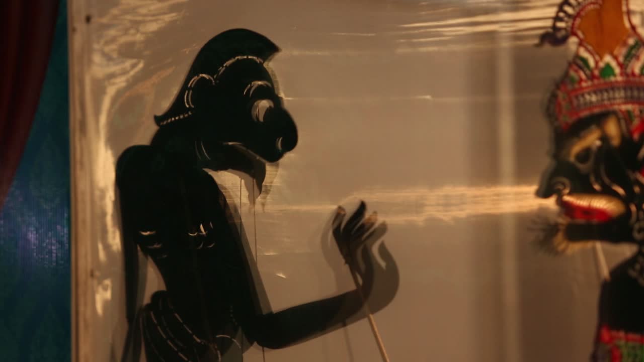 marioneta de sombras, juego de sombras thai marioneta de sombras nang-talung obra del artista local provincia de surat thani, tailandia