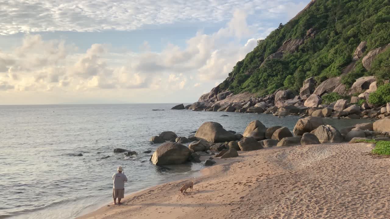 해가 뜨면 시하는 것 - 조용하고 숨막히는 것