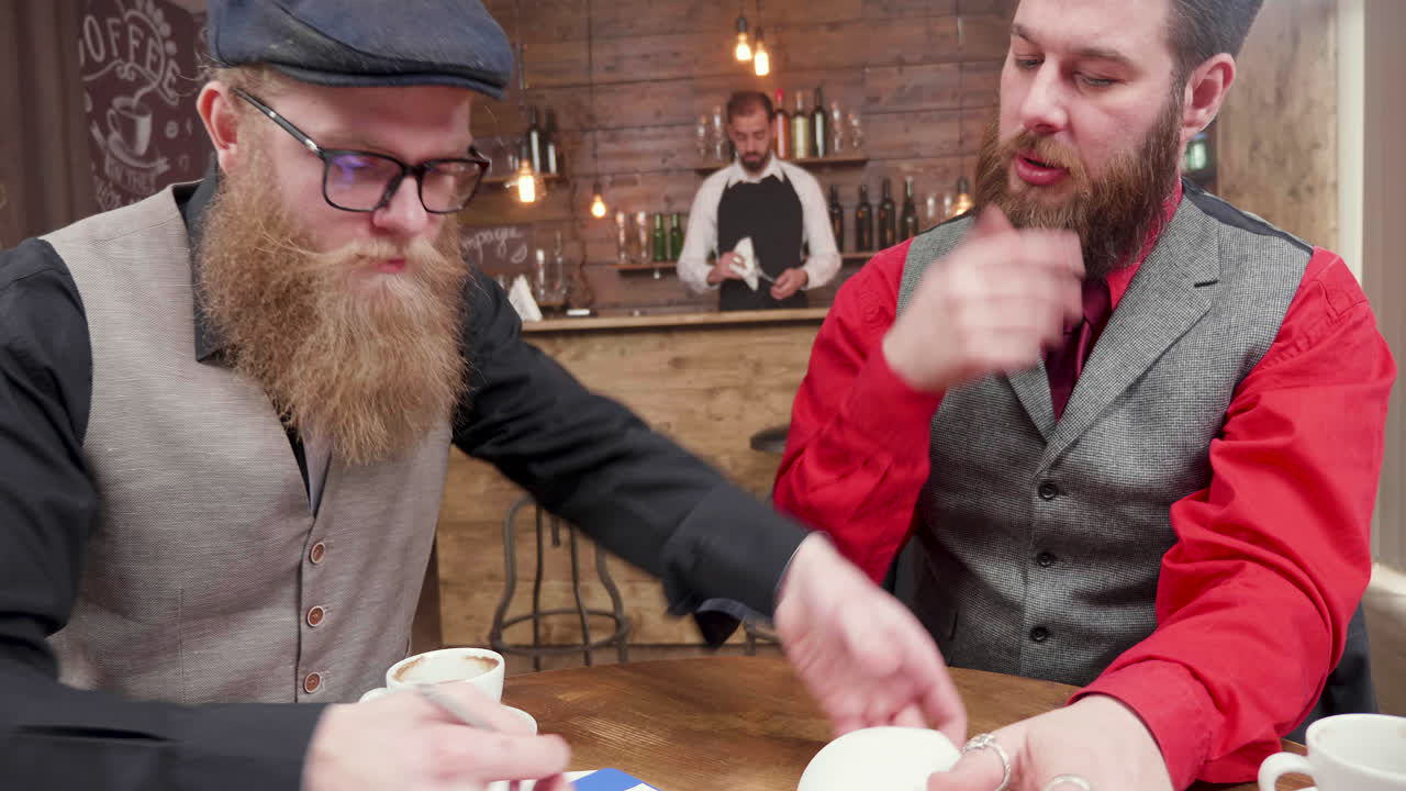 카페 에서 사업 회의