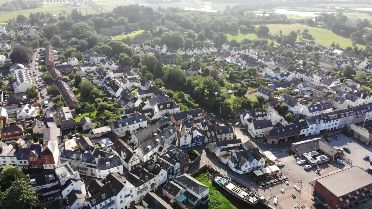 vista aérea sobre la soleada ciudad de topsham en devon