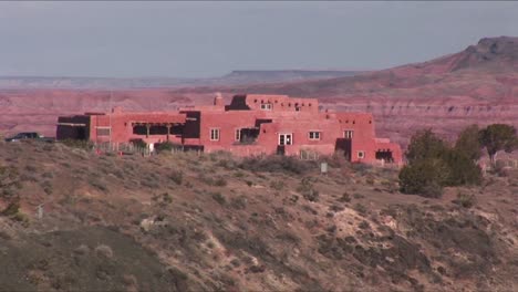 An-adobe-house-occupies-the-desert-in-New-Mexico