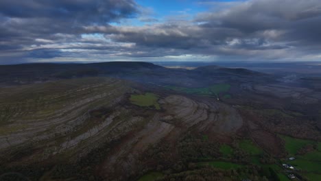 Der-Burren,-Green-Road,-County-Clare,-Irland,-November-2023