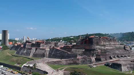 Drone-Flying-Over-San-Felipe-De-Barajas-Castle-In-Cartagena-De-Indias,-Colombia