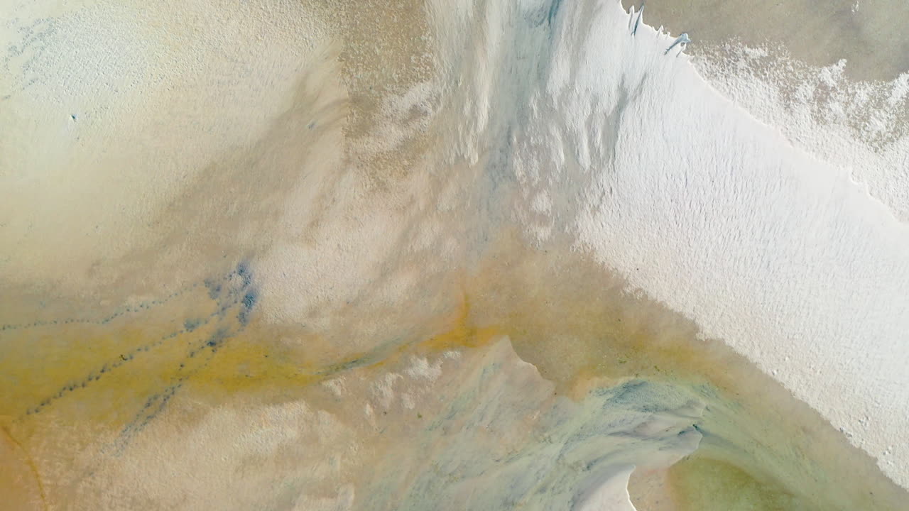 무인 항공기 공중 검색 모래 바다 해변 건조의 보기