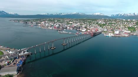 Puente-De-La-Ciudad-De-Tromso,-Imágenes-Aéreas-De-Noruega.