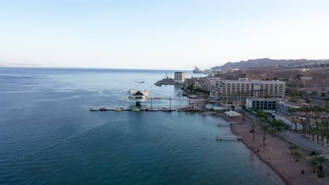 Luftaufnahme-Eines-Strandes-Am-Roten-Meer-In-Eilat,-Israel