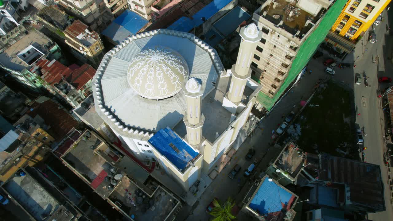 vista aérea de la mezquita al jumaa en dar es salaam