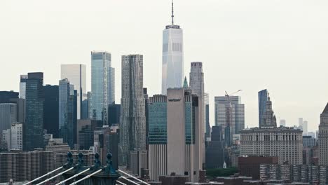 new york city skyline with manhattan bridge and one world trade center