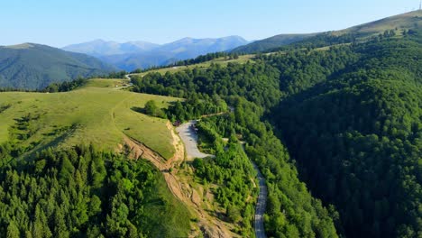 Luftdrohnenaufnahmen-Einer-Rumänischen-Bergstraße-–-Transalpina