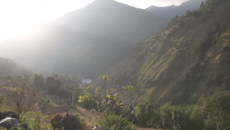 Una-Vista-Panorámica-Del-Pueblo-De-Montaña