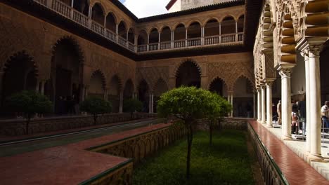 Patio-de-las-Doncellas,-or-The-Courtyard-of-the-Maidens,-Real-Alcazar,-Seville,-Andalusia,-Spain