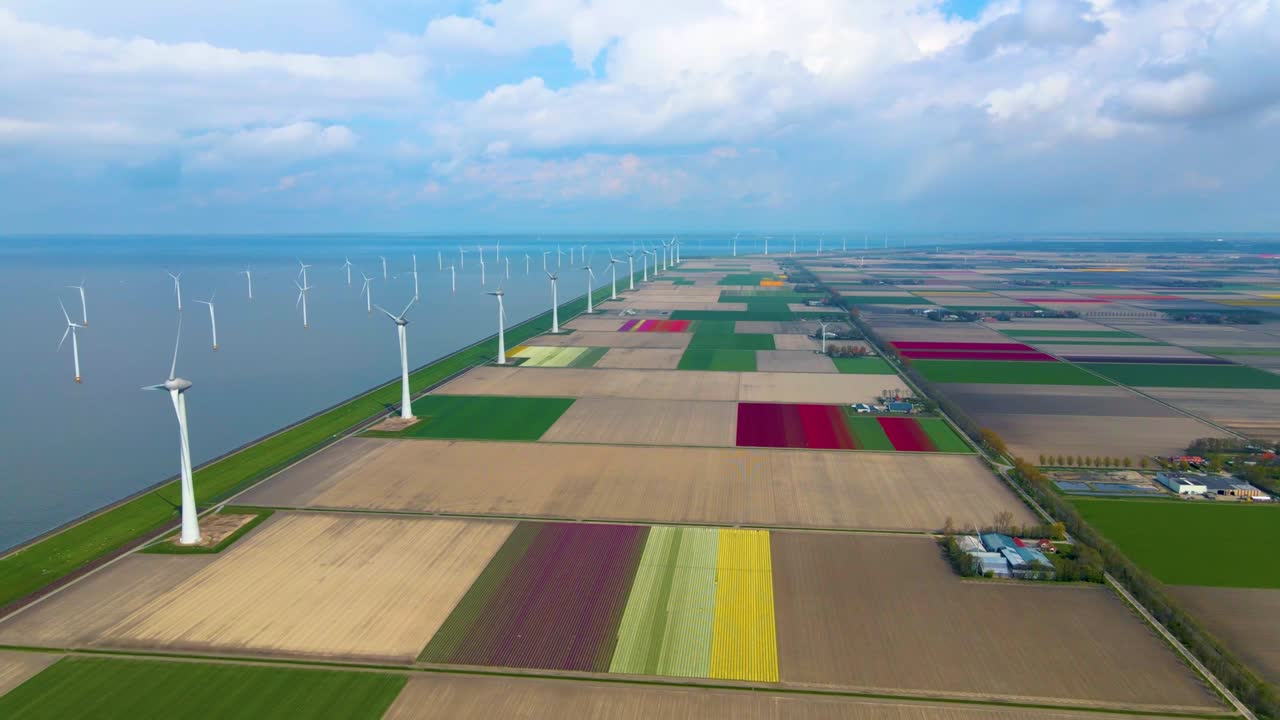 거대한 풍차 터빈, 바다에 있는 해상 풍차 농장, 웨스터메어 풍차 공원, 아름다운 밝은 날에 바다에서 고립된 풍차, 네덜란드, 플레볼랜드, 노르도오스트폴더