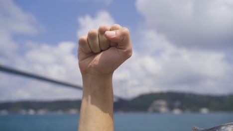 el gesto revolucionario de la mano. el símbolo.