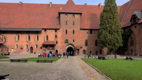 castillo medieval de malbork en polonia